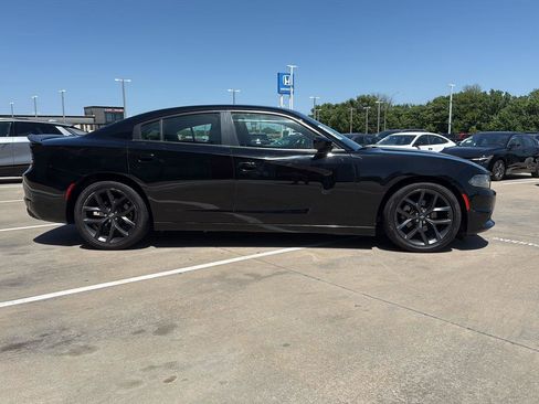 Used 2021 Dodge Charger SXT w/ Blacktop Package RWD image 5