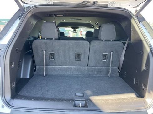 Used 2023 Chevrolet Traverse LT AWD/4WD image 33