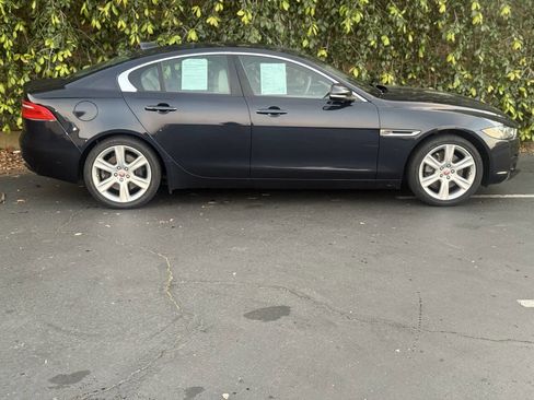 Used 2017 Jaguar XE Premium image 7