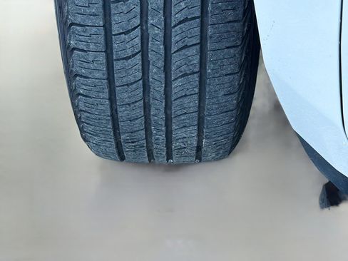 Used 2023 GMC Yukon SLT image 44