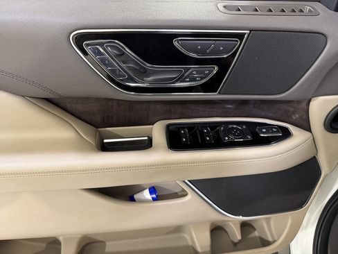 Used 2023 Lincoln Navigator L Reserve image 16