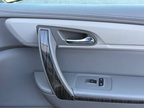 Used 2014 Chevrolet Traverse LTZ FWD image 18