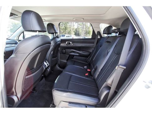 Used 2022 Kia Sorento S w/ Panoramic Sunroof Package image 10