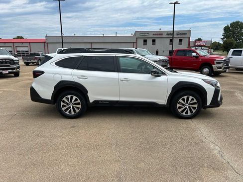Used 2025 Subaru Outback Premium AWD/4WD image 6