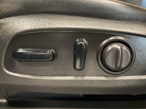 Used 2021 Chevrolet Equinox LT image 11