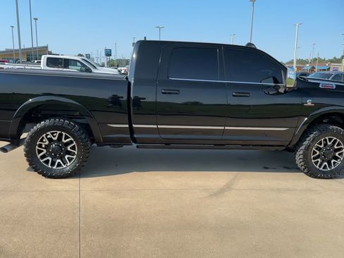 Used 2024 RAM 2500 Limited image 2