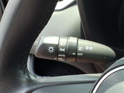 Used 2022 Toyota RAV4 XLE Premium AWD/4WD image 19
