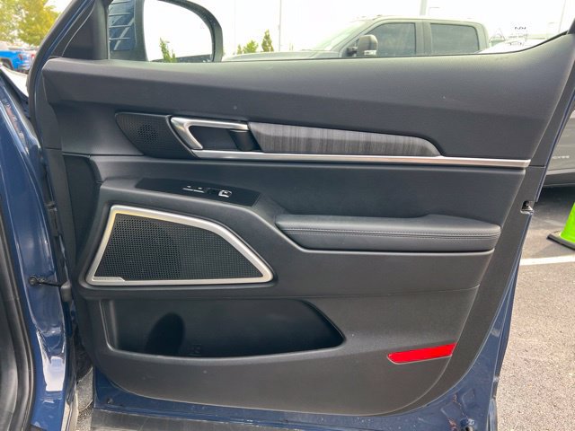 Certified 2024 Kia Telluride EX w/ EX Captain's Chair Package AWD/4WD image 39