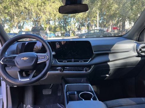 Used 2025 Chevrolet Equinox LT image 27