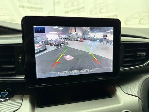 Used 2021 Ford Explorer XLT w/ Equipment Group 202A AWD/4WD image 22