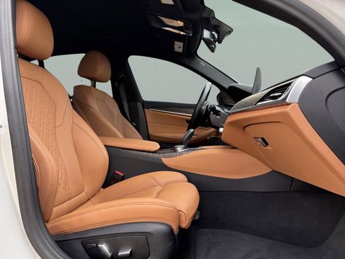 Used 2023 BMW 540i xDrive w/ M Sport Package image 20