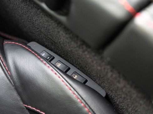 Used 2015 Aston Martin V12 Vantage S image 22