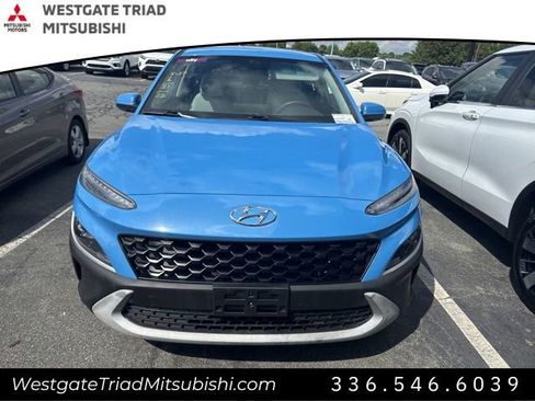 Used 2022 Hyundai Kona SE FWD image 2