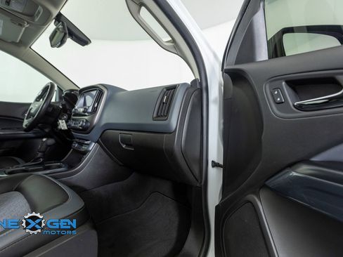 Used 2020 Chevrolet Colorado Z71 AWD/4WD image 38