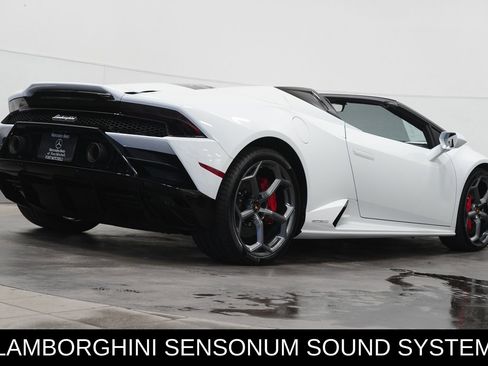 Used 2024 Lamborghini Huracan EVO image 5