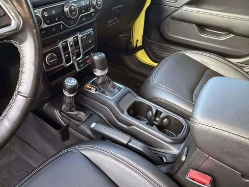 Used 2023 Jeep Wrangler Unlimited Sahara w/ Cold Weather Group image 18