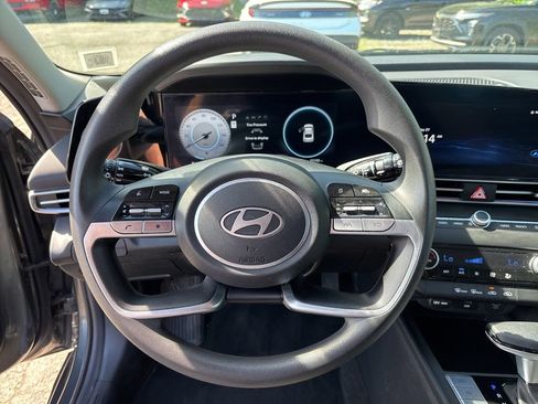 Used 2024 Hyundai Elantra SEL FWD image 22