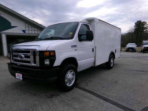 Used 2014 Ford E-350 and Econoline 350 Super Duty w/ Power Windows & Locks Group RWD image 4