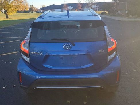 Used 2018 Toyota Prius C Two image 4