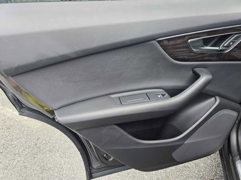 Used 2020 Audi Q8 Premium w/ Black Optic Package image 19