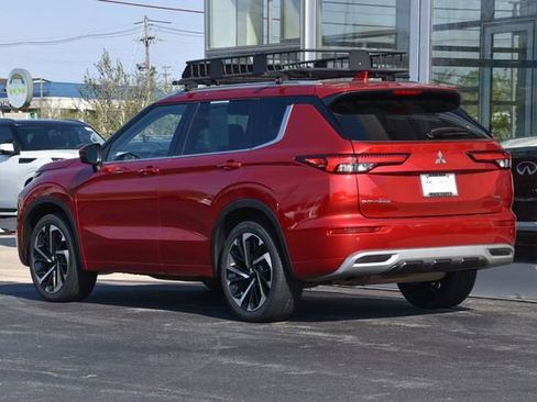 Used 2023 Mitsubishi Outlander AWD image 10