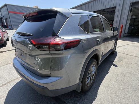 Used 2025 Nissan Rogue S AWD/4WD image 4