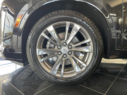 Certified 2022 Cadillac XT6 Premium Luxury image 2