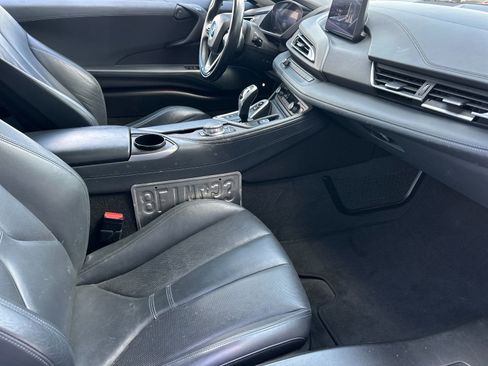 Used 2019 BMW i8 Coupe image 10