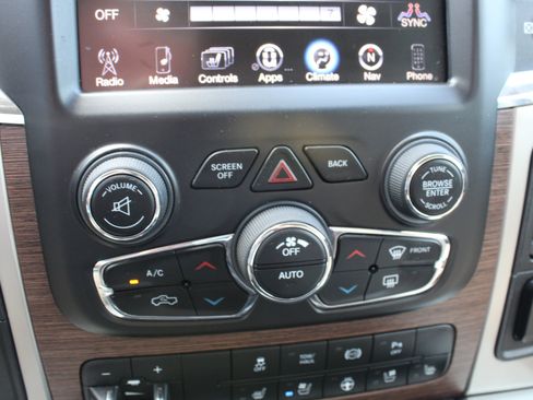 Used 2014 RAM 3500 Laramie w/ Convenience Group RWD image 27