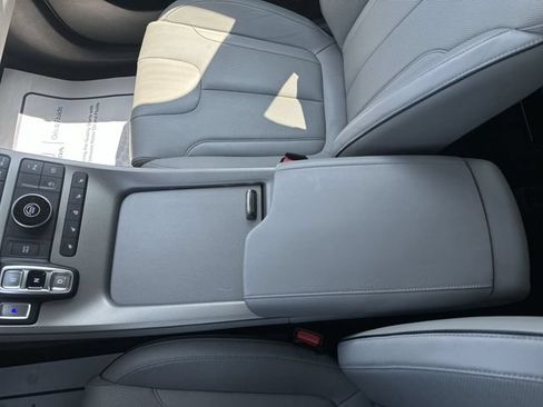 Used 2024 Hyundai Palisade SEL w/ Premium Package FWD image 25