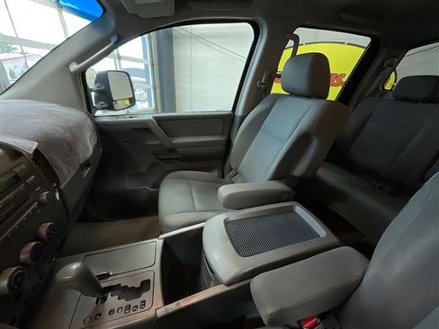 Used 2006 Nissan Titan SE RWD image 12