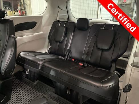 Certified 2024 Chrysler Pacifica Touring-L image 22