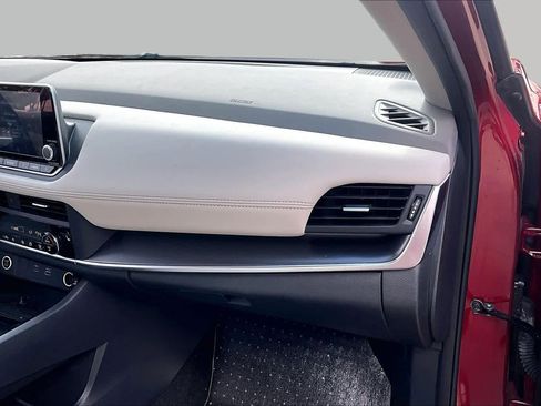 Certified 2023 Nissan Rogue SV w/ SV Premium B Package FWD image 18