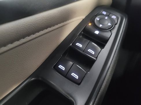 Used 2022 Chevrolet Traverse LS FWD image 27