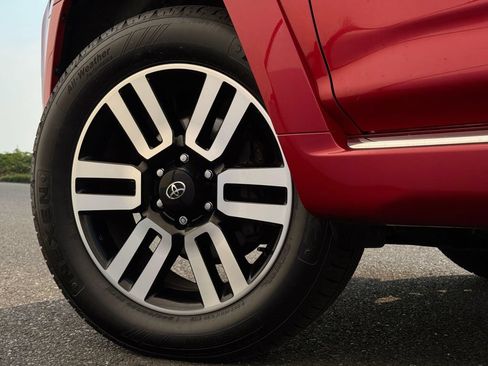 Certified 2022 Toyota 4Runner Limited AWD/4WD image 32