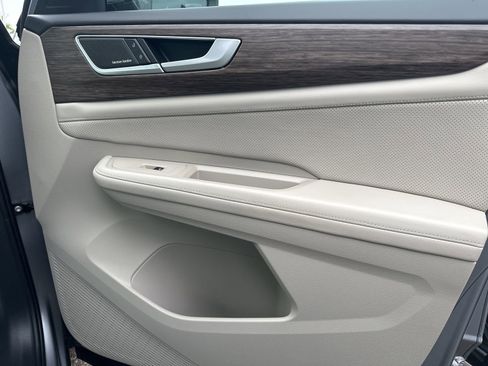 Certified 2024 Volkswagen Atlas SEL Premium R-Line image 44