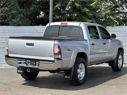 Used 2011 Toyota Tacoma 4x4 Double Cab w/ TRD Off-Road Pkg image 10