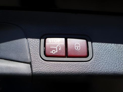 Certified 2024 Mercedes-Benz GLS 450 4MATIC image 19