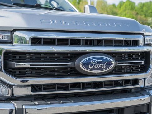 Used 2022 Ford F250 Lariat w/ Lariat Ultimate Package AWD/4WD image 10