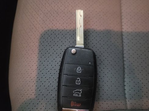 Used 2016 Kia Sorento EX FWD image 32