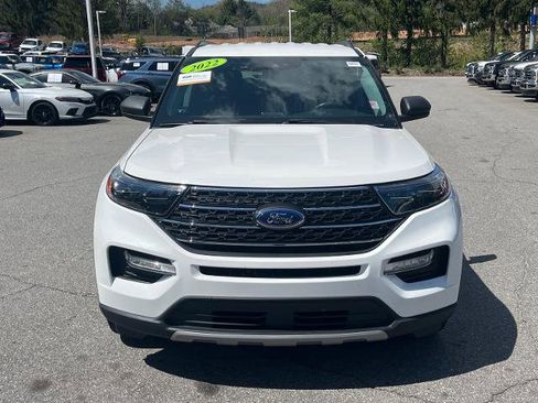 Certified 2022 Ford Explorer XLT w/ Equipment Group 202A AWD/4WD image 5