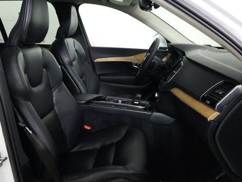 Used 2023 Volvo XC90 T8 Plus AWD/4WD image 29