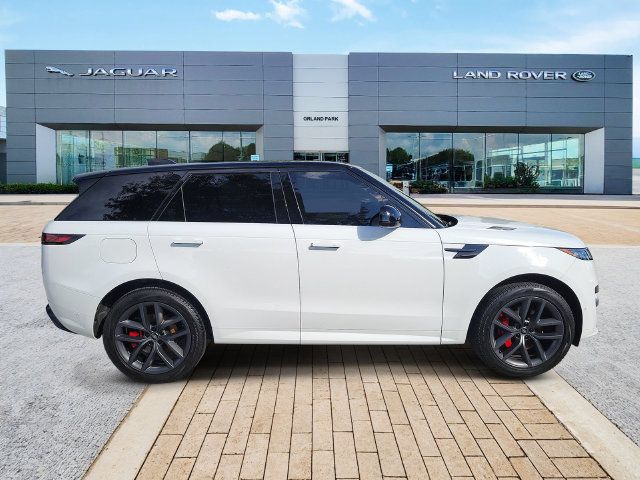 Certified 2024 Land Rover Range Rover Sport Dynamic SE AWD/4WD image 4