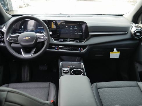 New 2026 Chevrolet Equinox LT w/ Convenience Package II image 17