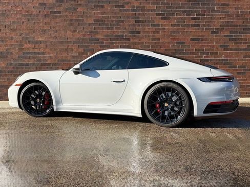 Certified 2022 Porsche 911 Carrera 4S image 3