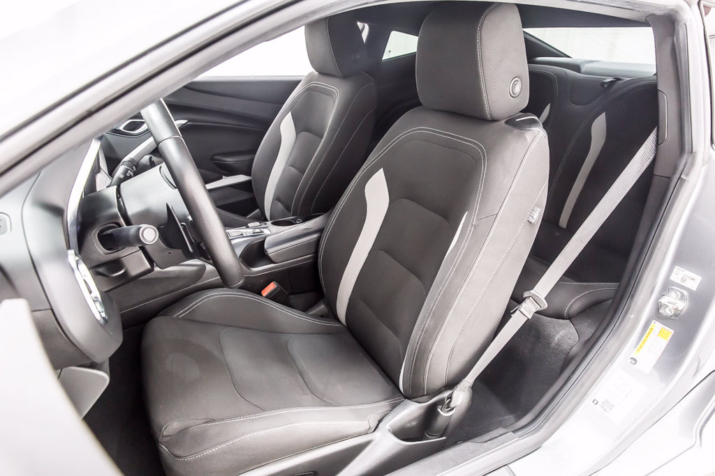 Used 2021 Chevrolet Camaro LT RWD image 30
