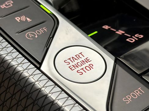 Used 2025 BMW 330i 330i w/ Convenience Package image 20