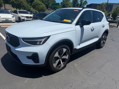 Used 2024 Volvo XC40 B5 Plus w/ Protection Package Premier