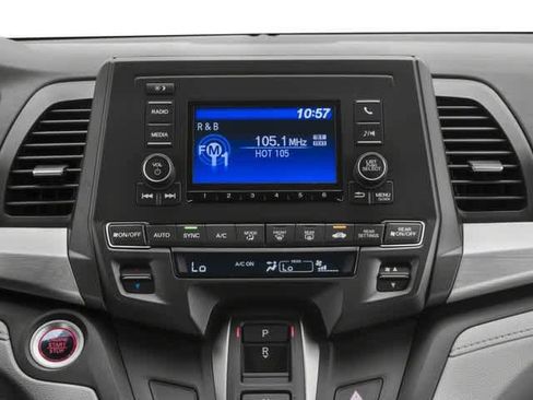 Used 2018 Honda Odyssey LX image 10