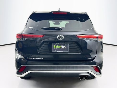 Used 2022 Toyota Highlander XSE FWD image 7